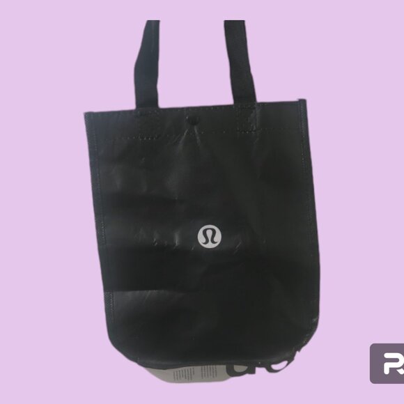 Lululemon Athletica dust bag, shoe bag in black and white size one size. - Picture 3 of 6